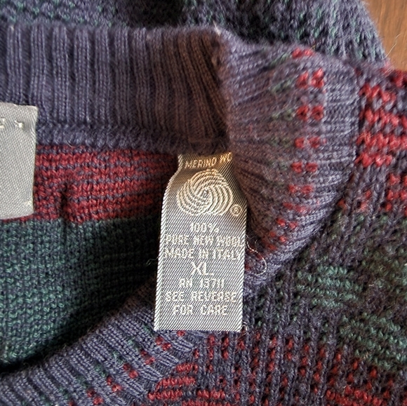 100% Italian Merino Wool Navy, Green, & Burgundy Sweater - Picture 6 of 7